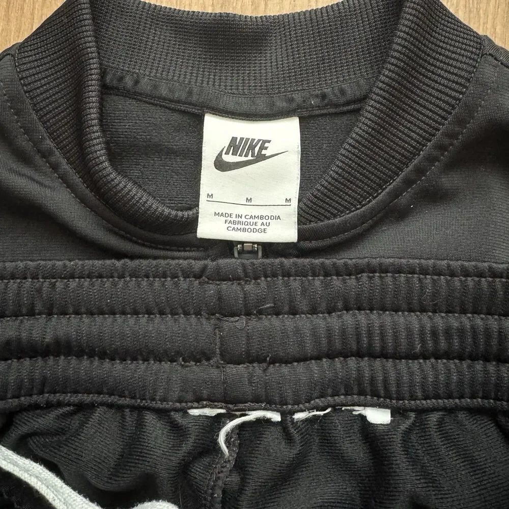 Nike Boys Tracksuit 2 Piece Set Size M Black White Zip Jacket Jogger Pants